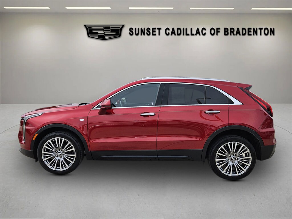 2025 Cadillac XT4 Premium Luxury photo 4