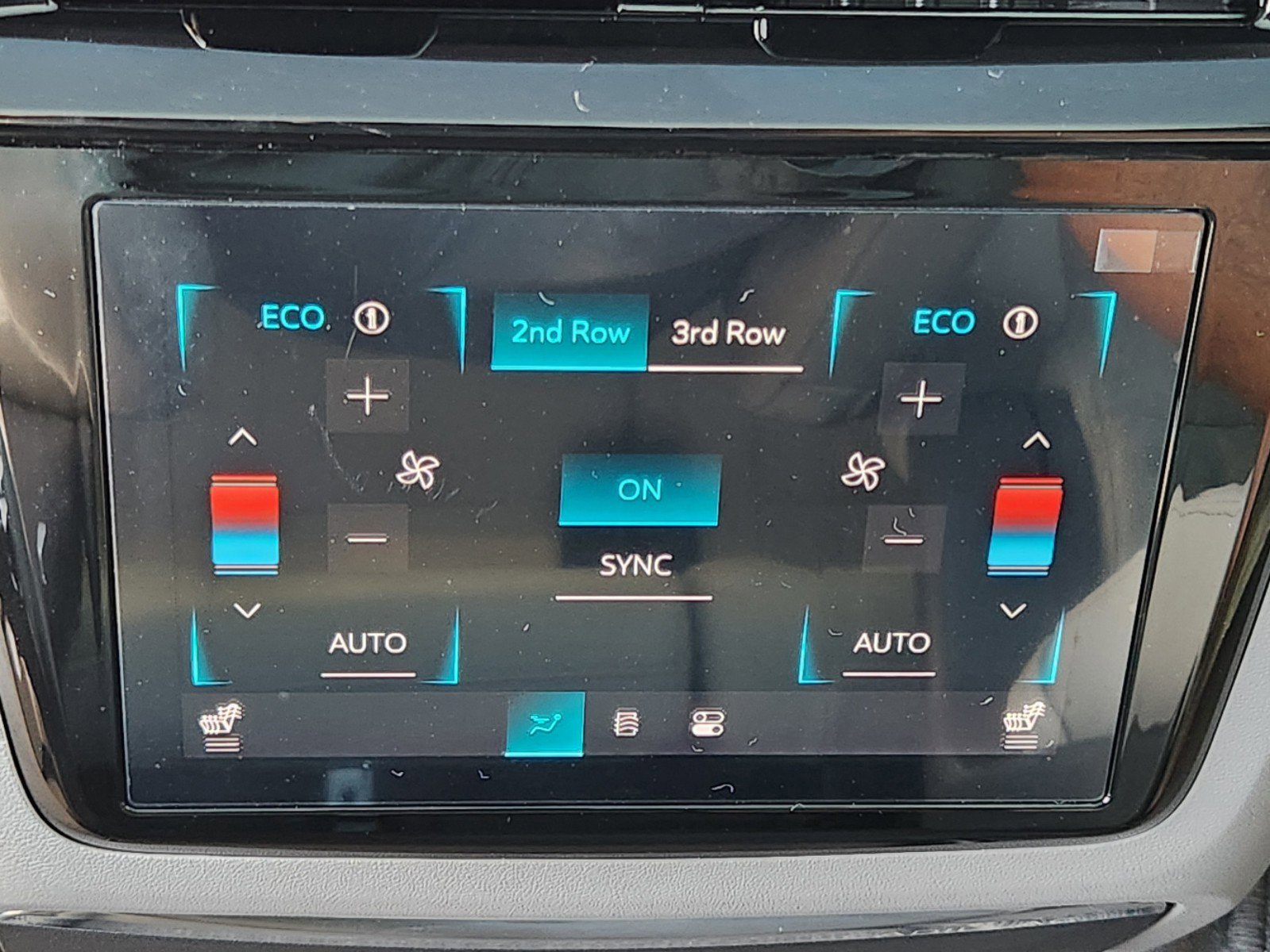 2025 Cadillac Escalade IQ Sport 1 - Photo 15