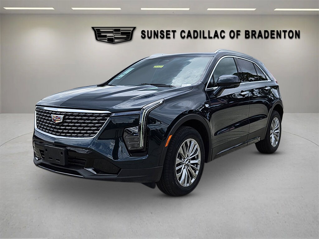 2025 Cadillac XT4 Premium Luxury photo 2