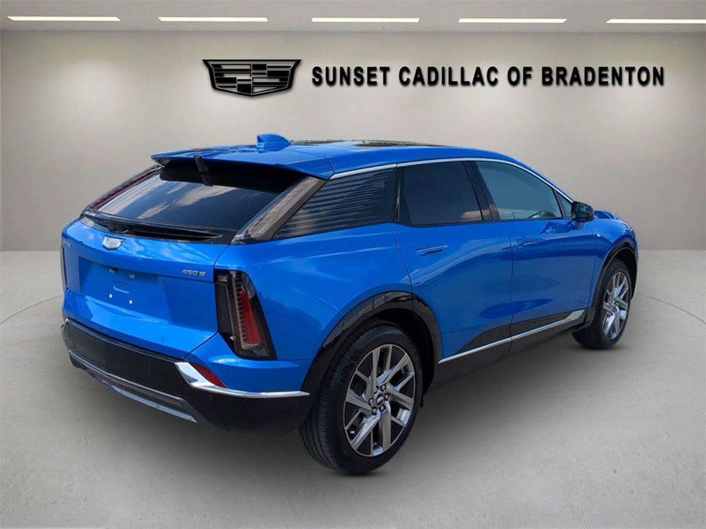 New 2026 CADILLAC OPTIQ Luxury SUV