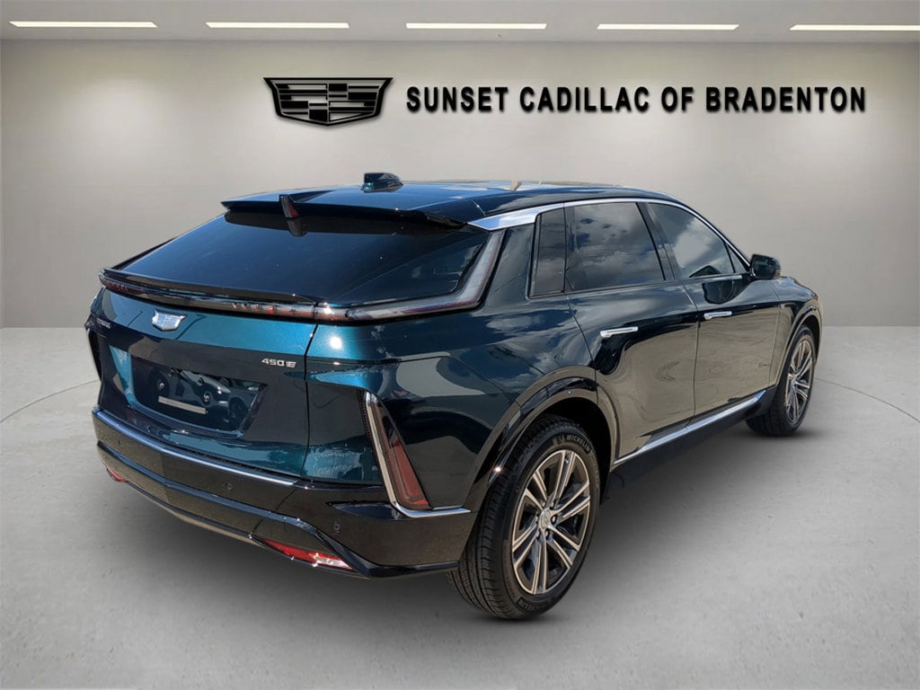 New 2026 CADILLAC LYRIQ Luxury SUV