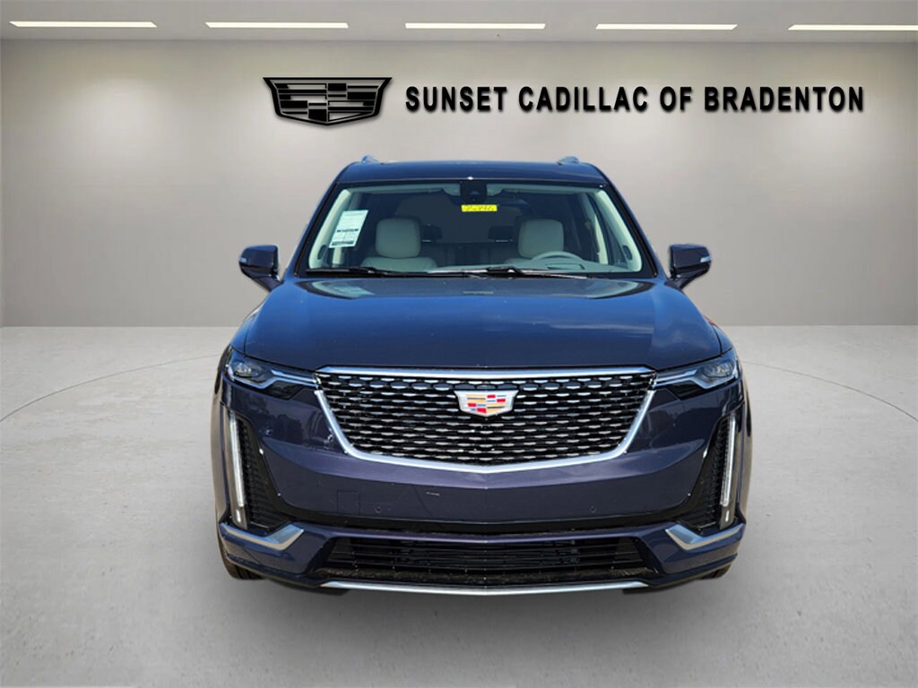 2025 Cadillac XT6 Premium Luxury photo 2