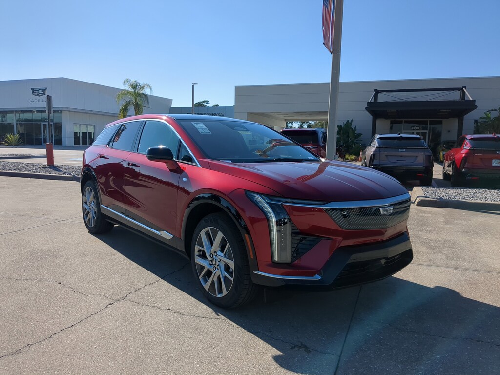 New 2026 CADILLAC OPTIQ Luxury SUV
