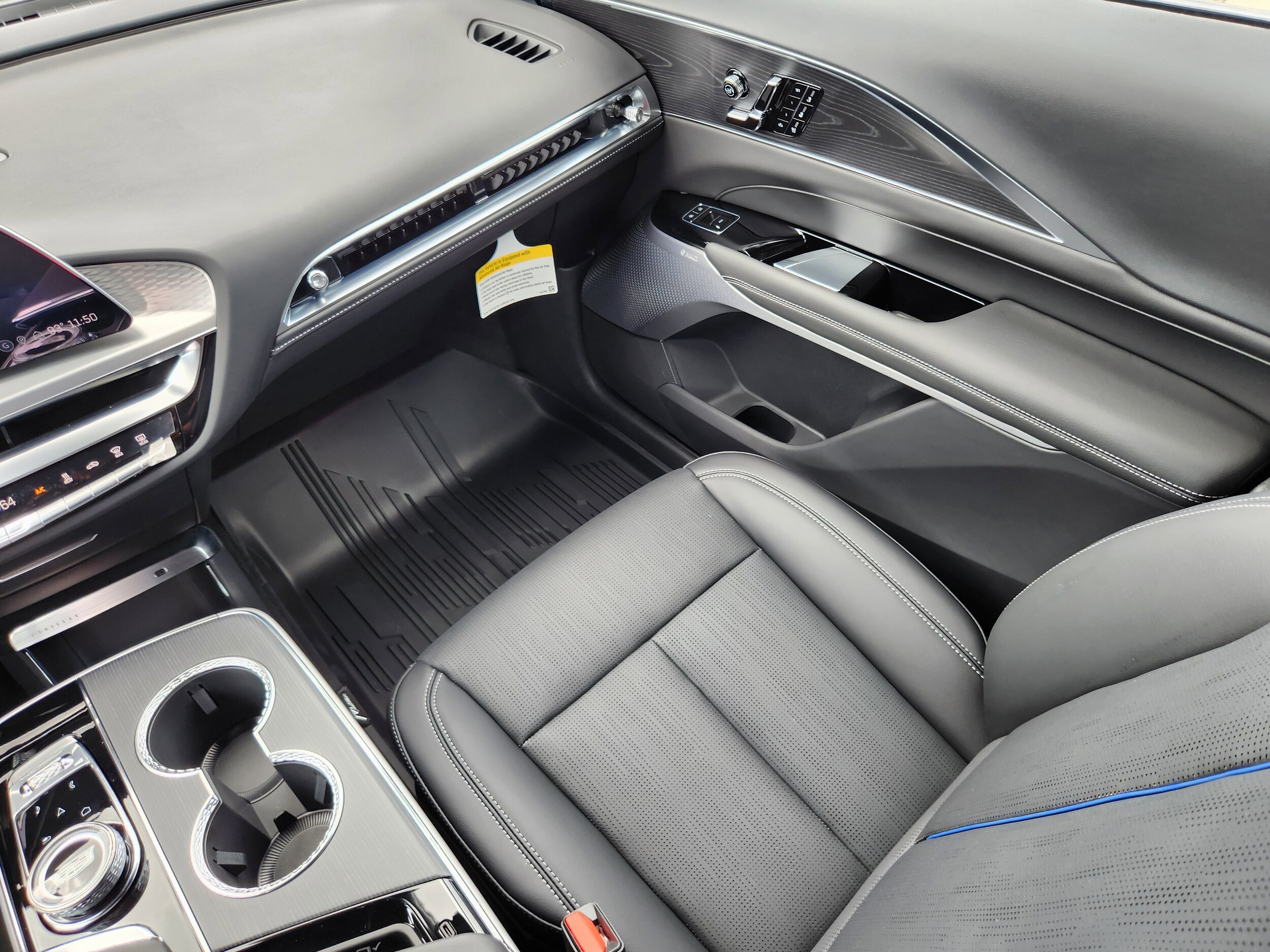 2025 Cadillac LYRIQ Sport 3 - Photo 18