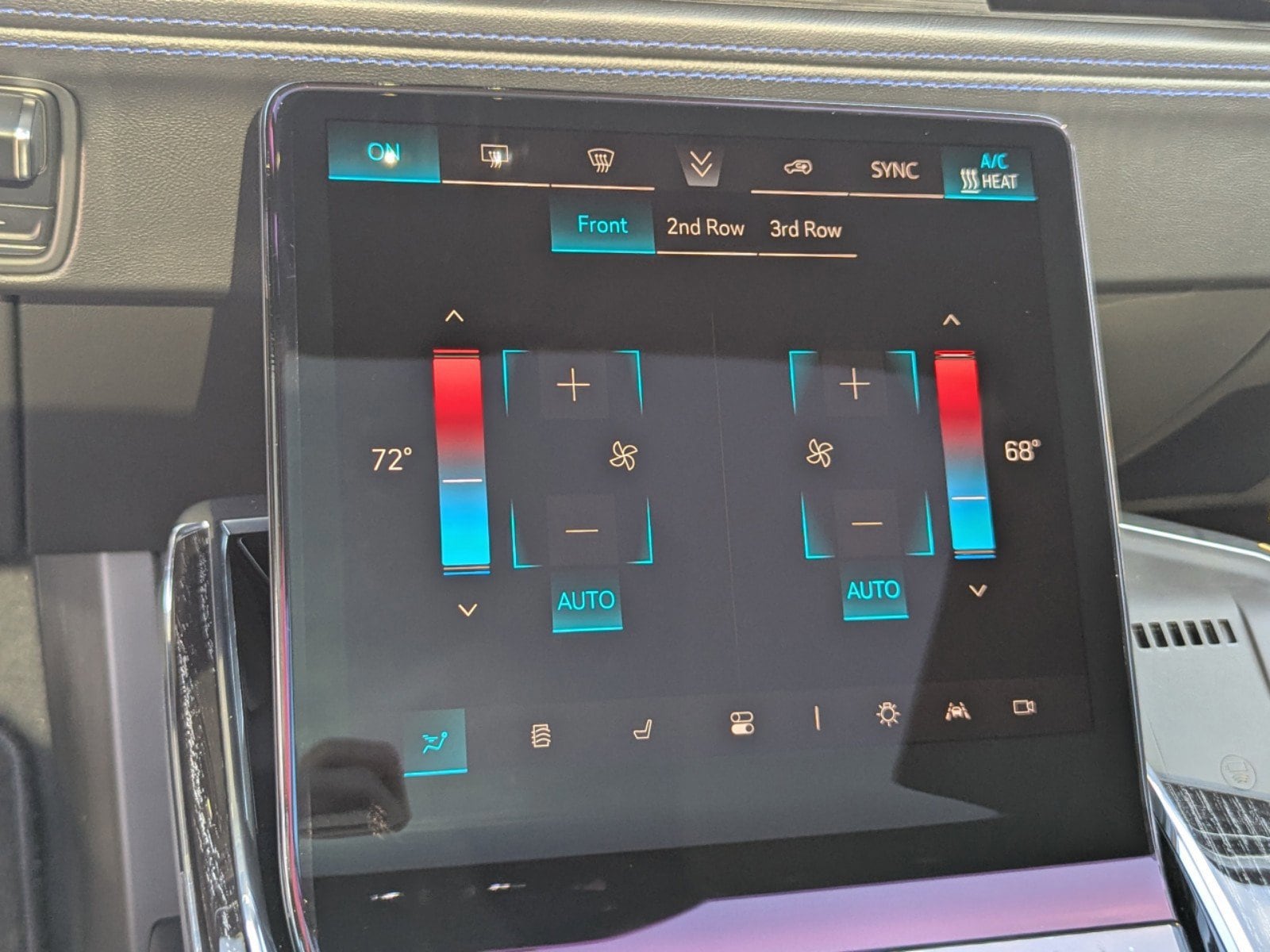 2025 Cadillac Escalade IQ Luxury 1 - Photo 27