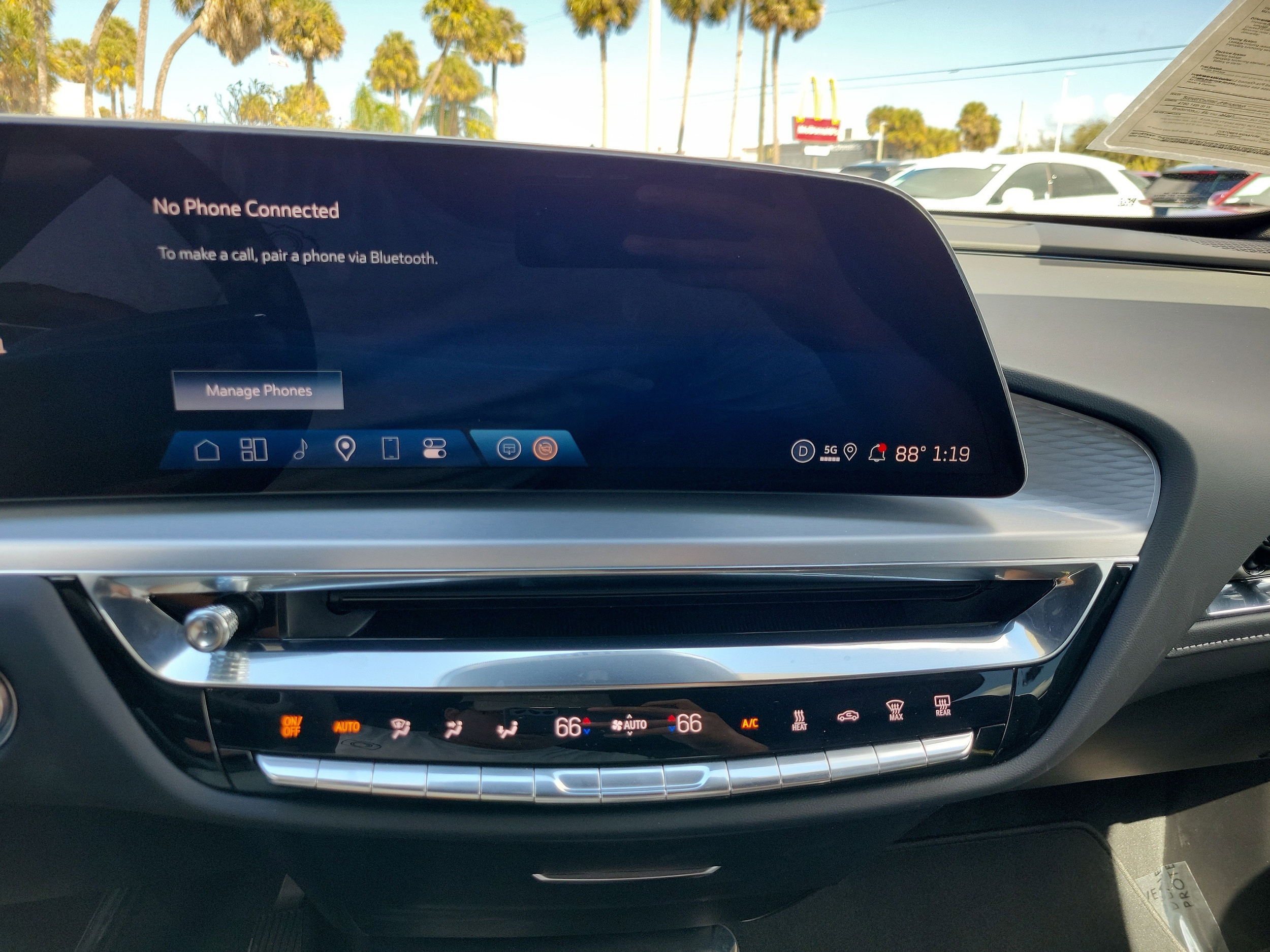 2025 Cadillac LYRIQ Luxury 1 - Photo 26