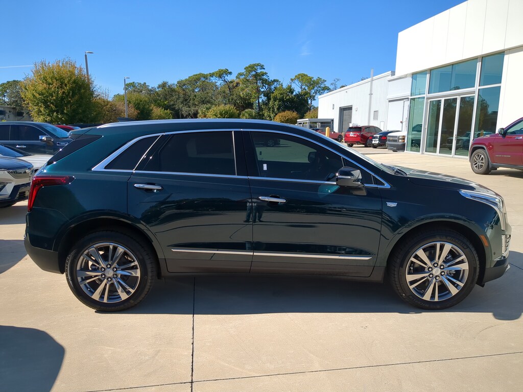 New 2026 CADILLAC XT5 Premium Luxury SUV