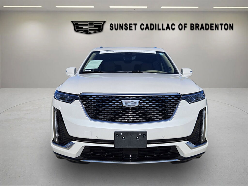 2024 Cadillac XT6 Premium Luxury photo 2