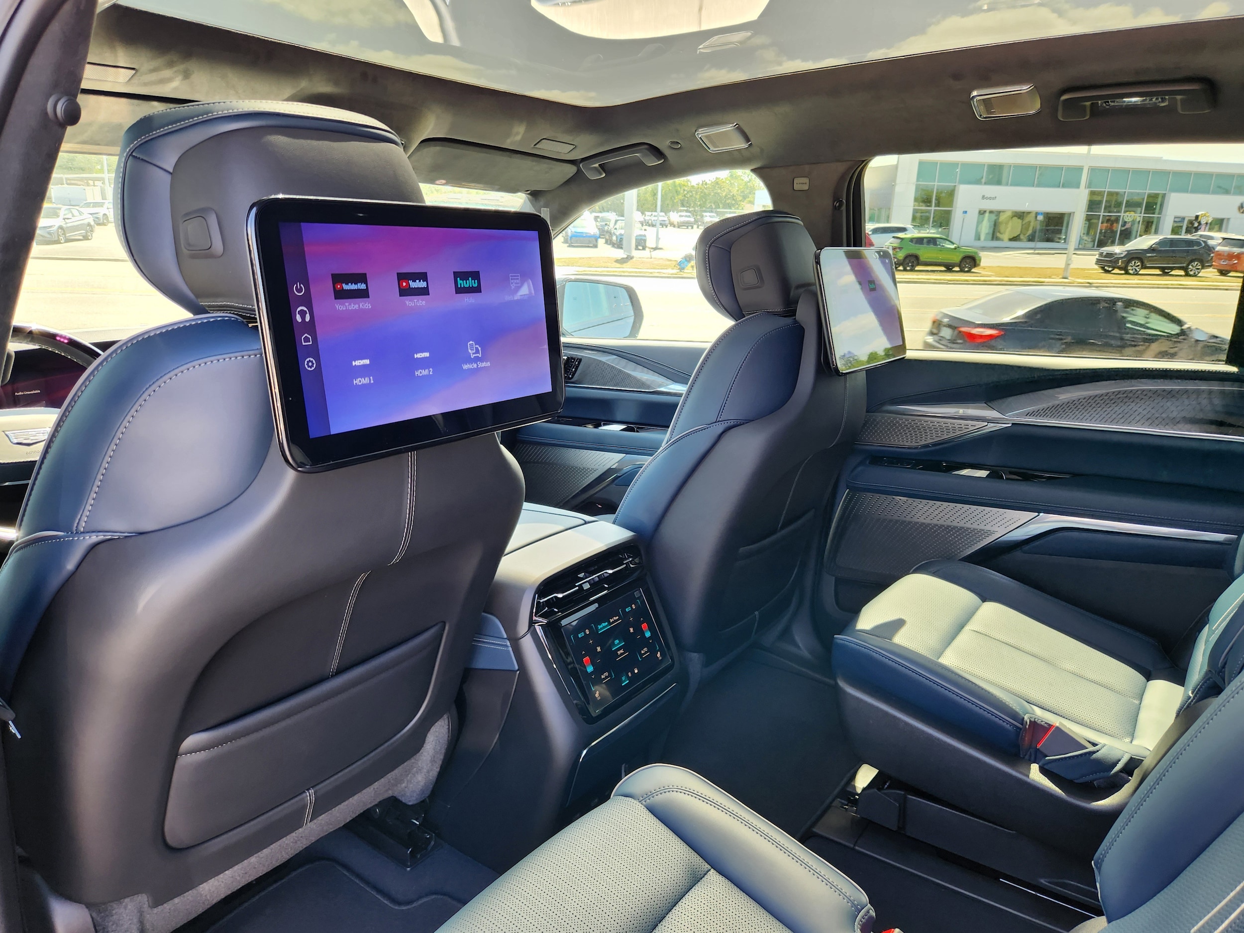 2025 Cadillac Escalade IQ Luxury 2 - Photo 20