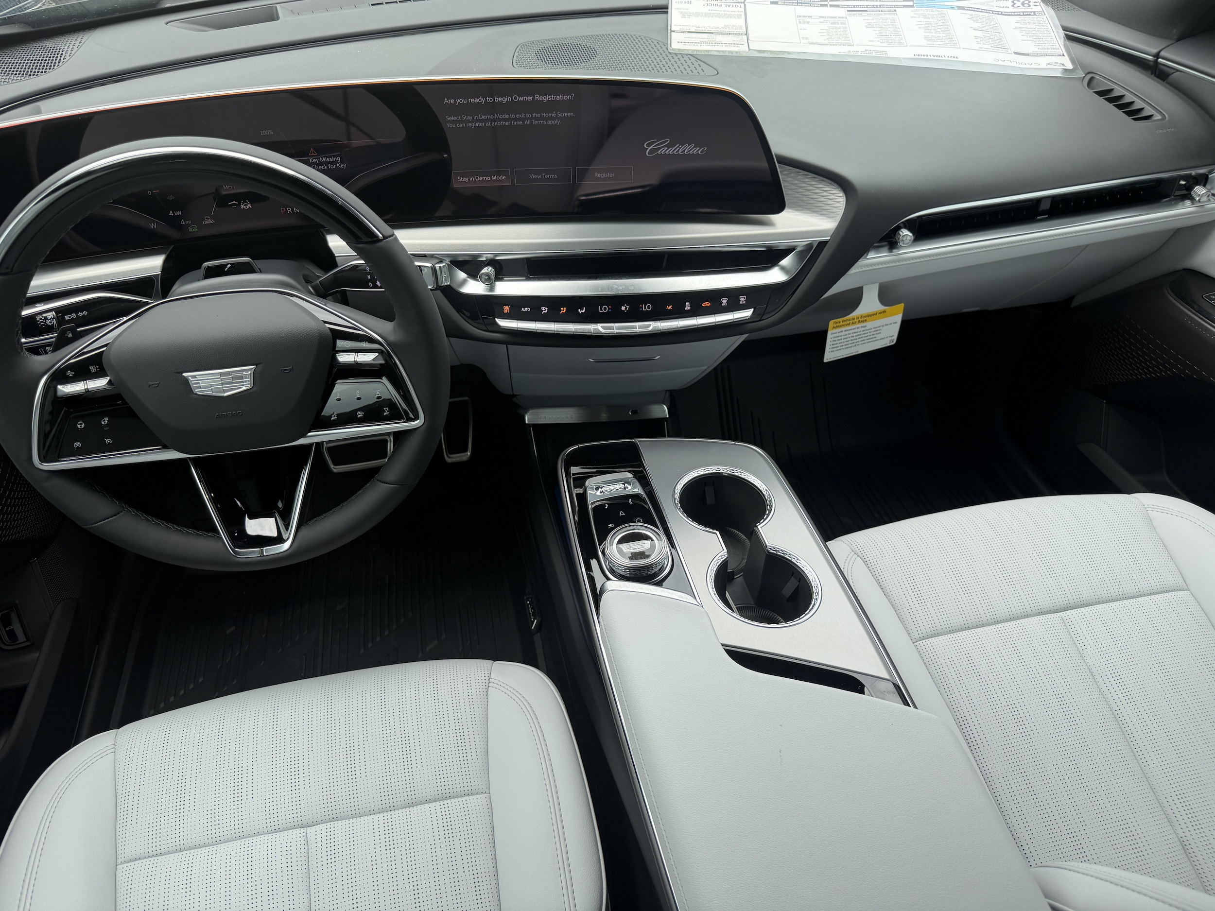 2027 Cadillac LYRIQ Luxury - Photo 10