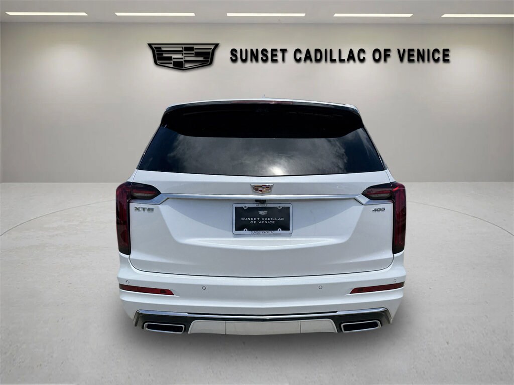 2025 Cadillac XT6 Premium Luxury photo 4