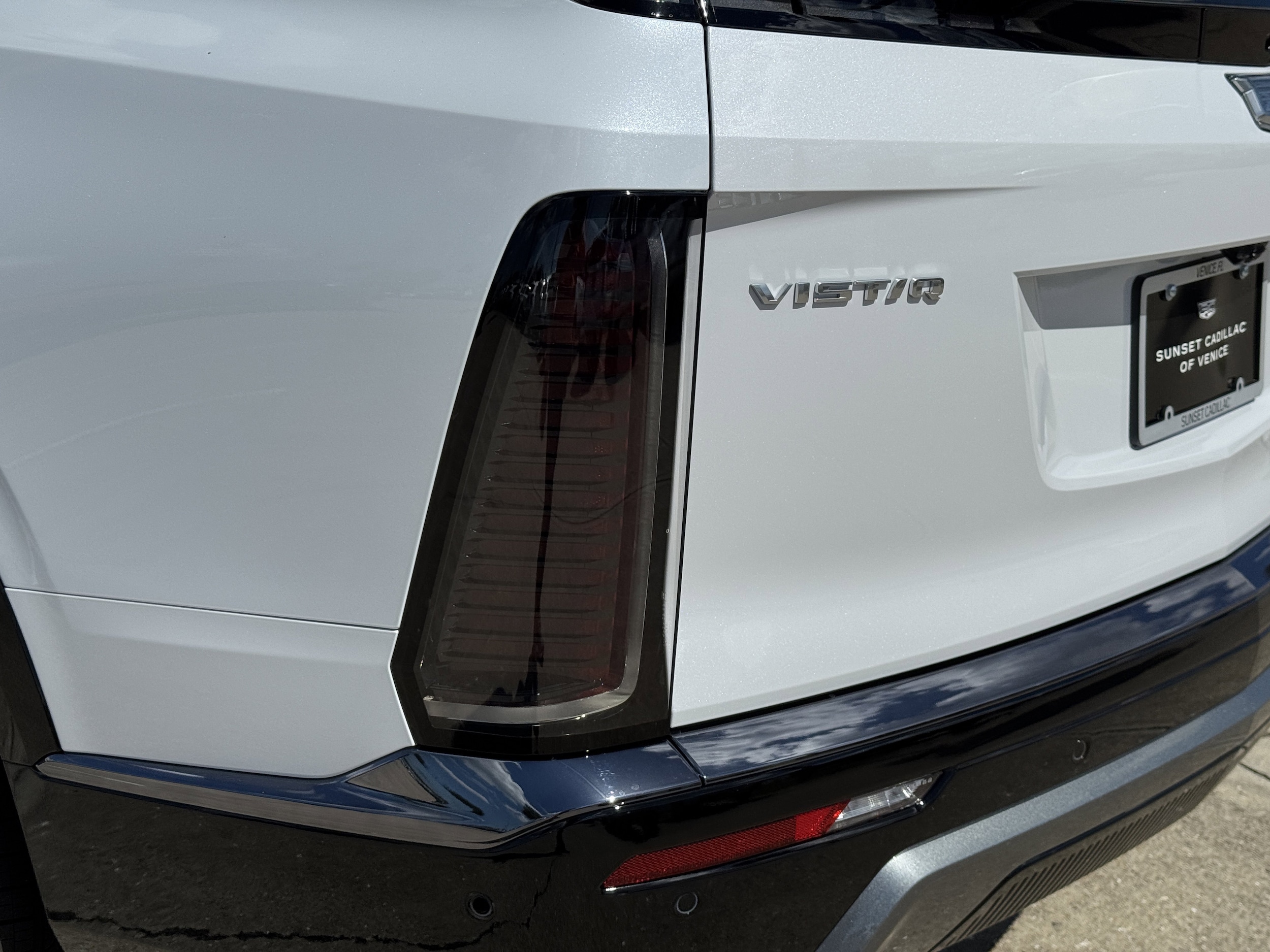 2026 Cadillac VISTIQ Sport - Photo 9