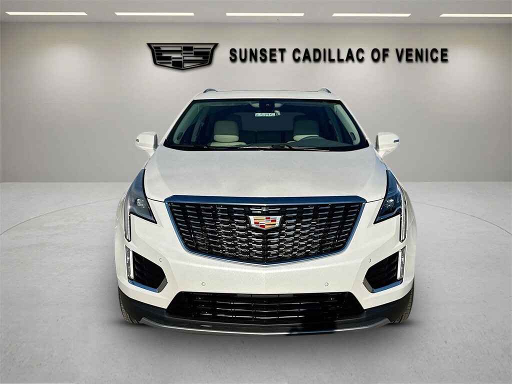 2025 Cadillac XT5 Premium Luxury photo 2