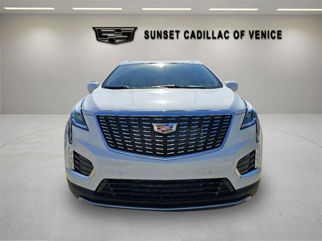 2025 Cadillac XT5 Premium Luxury photo 2