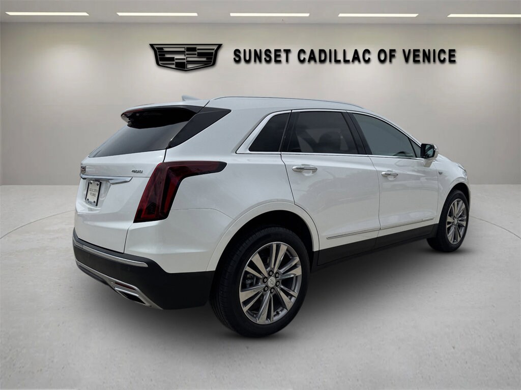 2025 Cadillac XT5 Premium Luxury photo 3