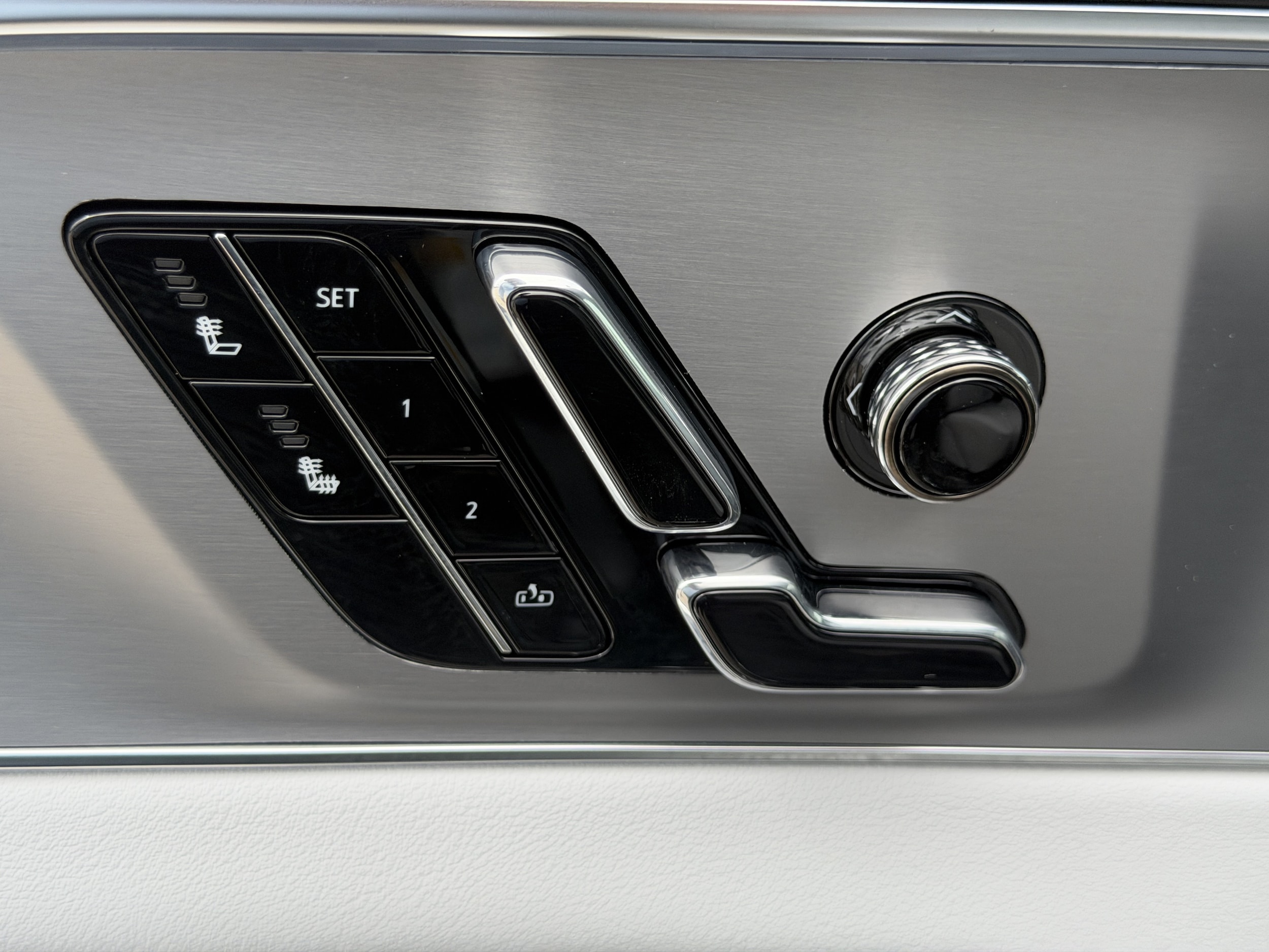 2027 Cadillac LYRIQ Luxury - Photo 16