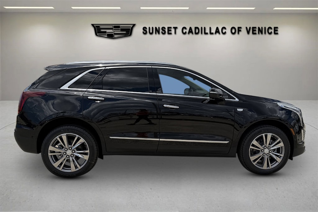 New 2026 CADILLAC XT5 Premium Luxury SUV