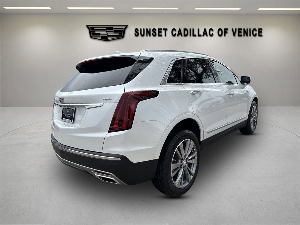 2025 Cadillac XT5 Premium Luxury photo 3