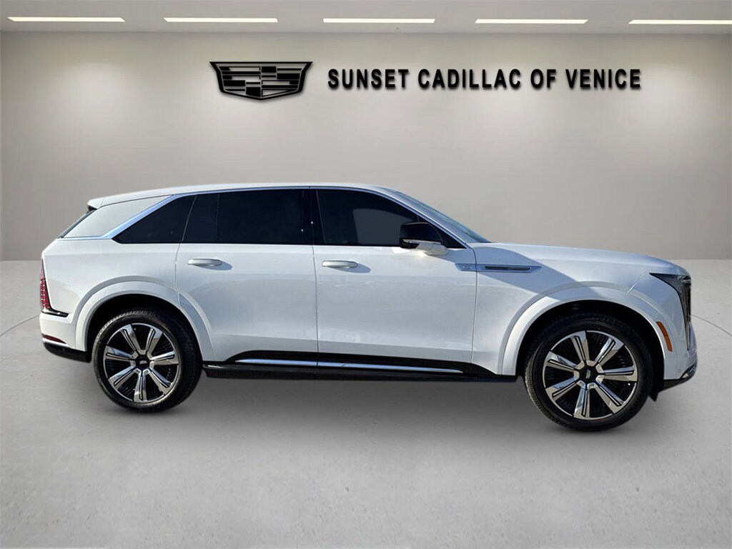 2025 Cadillac Escalade IQ Luxury photo 2