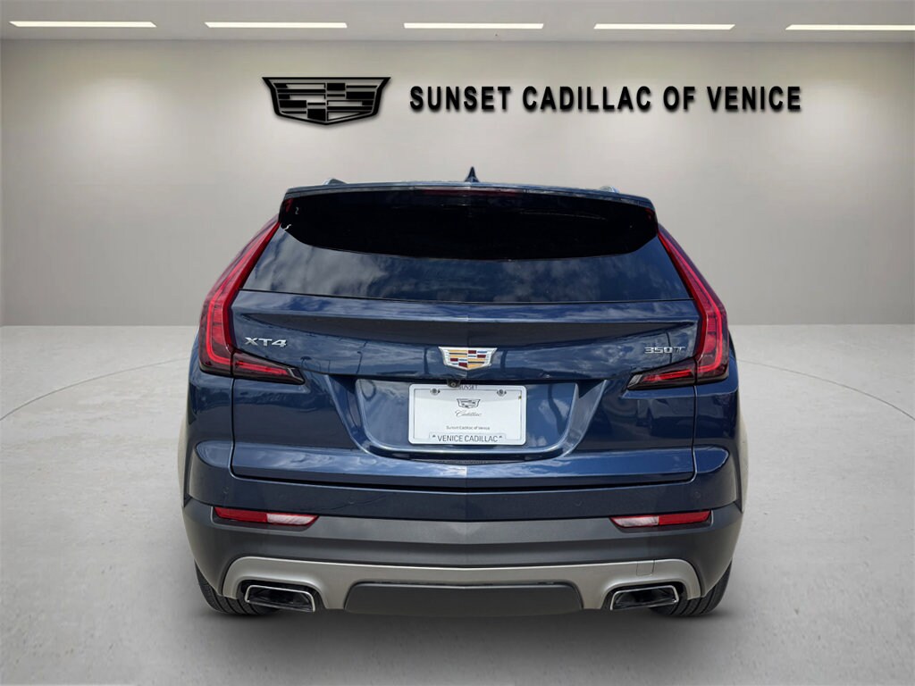 2020 Cadillac XT4 Premium Luxury photo 3