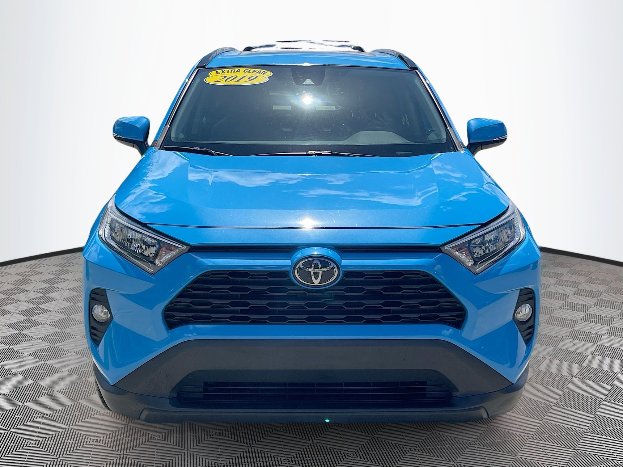 Used 2019 Toyota RAV4 XLE Premium with VIN 2T3C1RFV1KW019477 for sale in Venice, FL