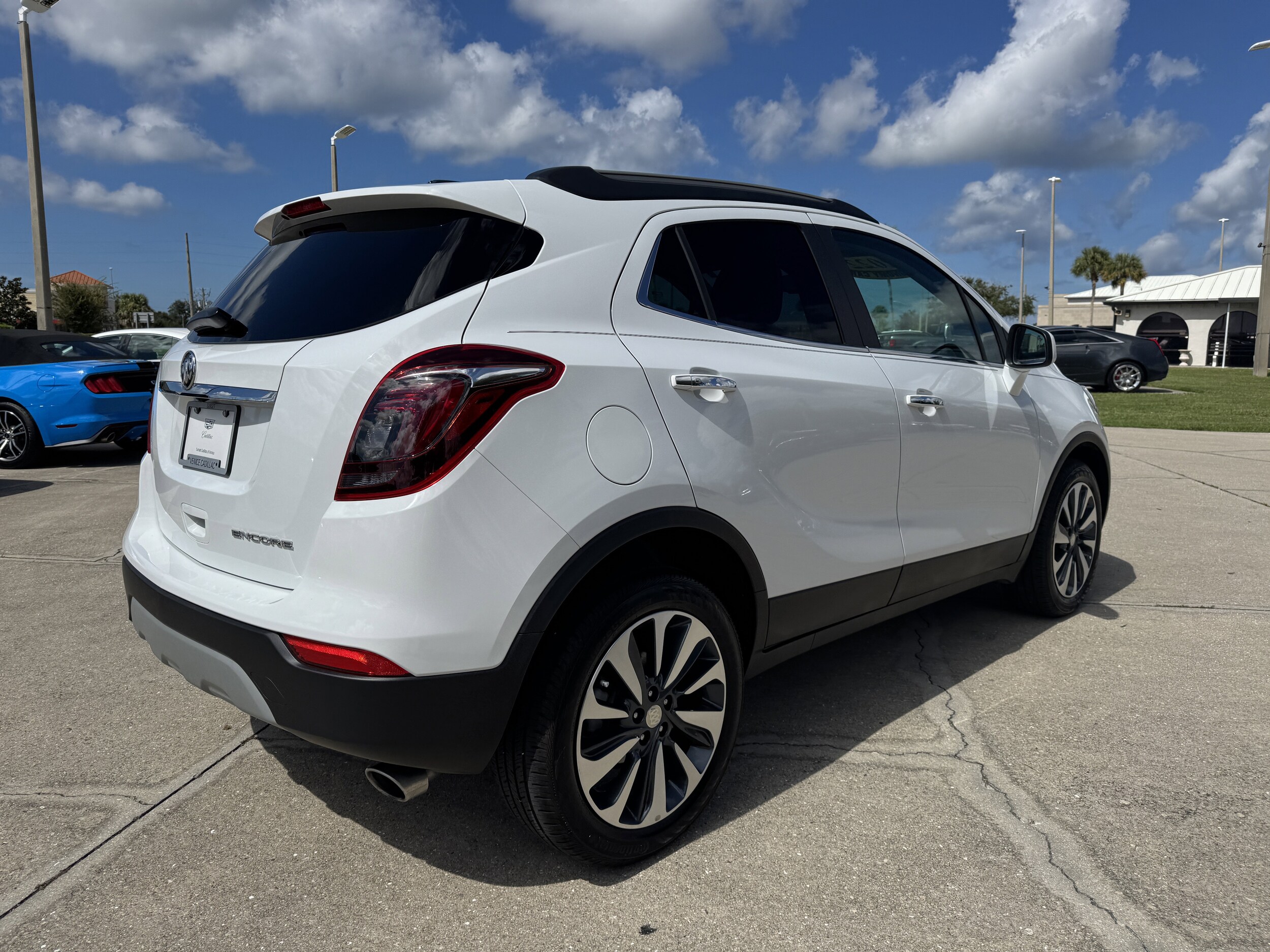 2022 Buick Encore Preferred photo 2