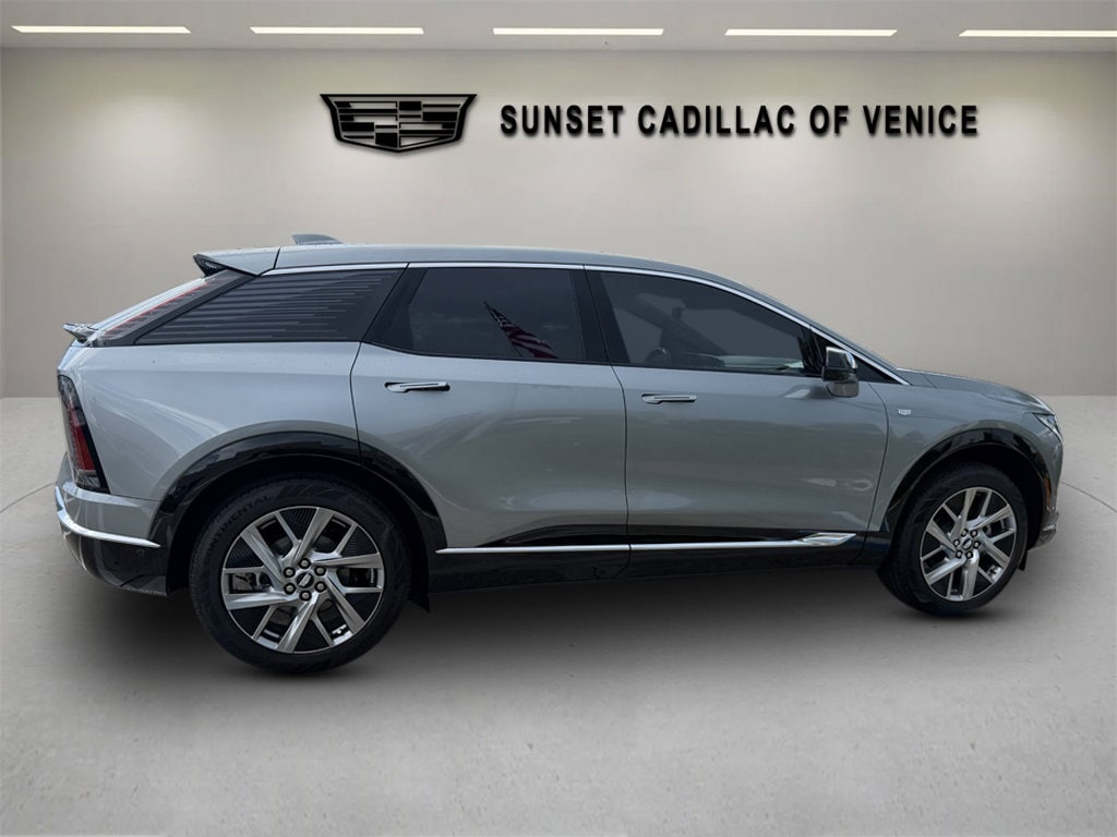 New 2026 CADILLAC OPTIQ Luxury SUV