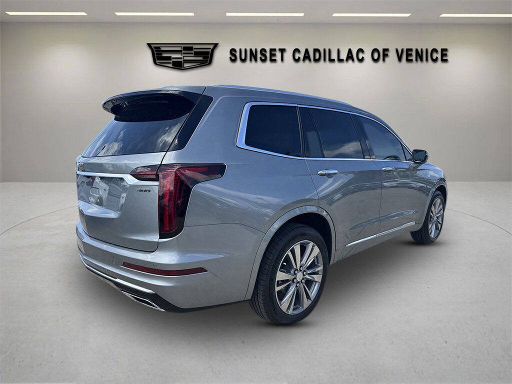 2025 Cadillac XT6 Premium Luxury photo 3