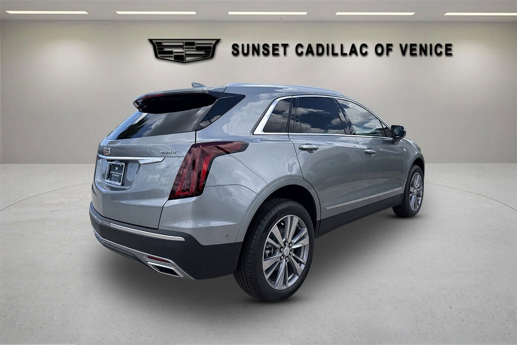 New 2026 CADILLAC XT5 Premium Luxury SUV