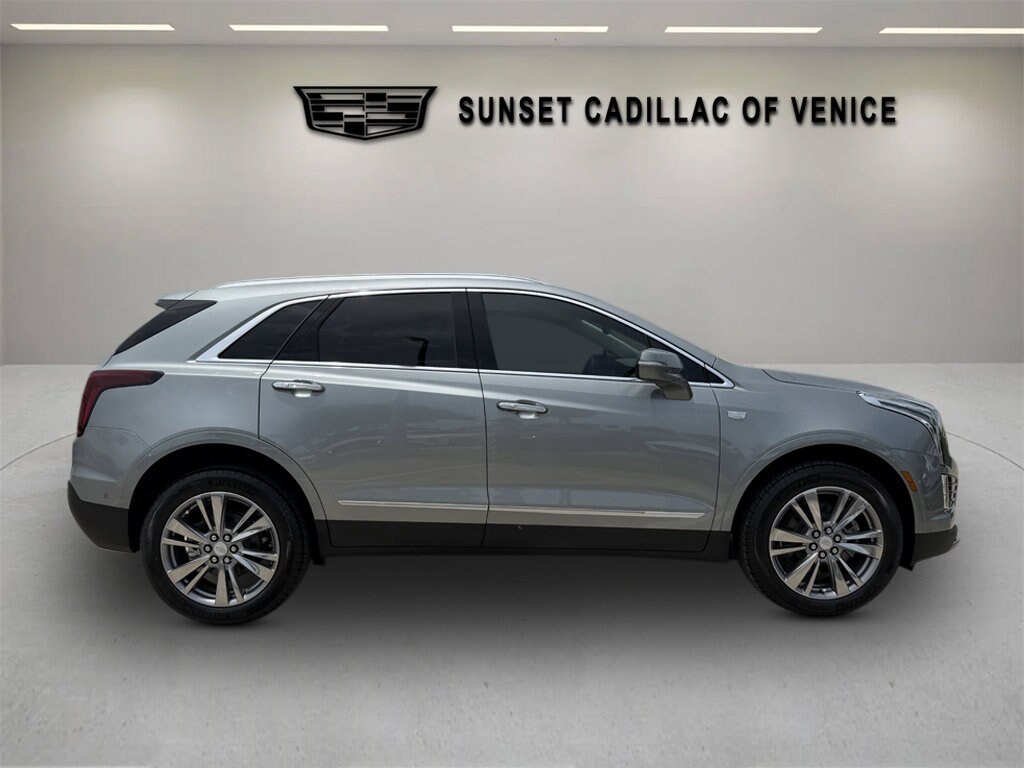 New 2026 CADILLAC XT5 Premium Luxury SUV