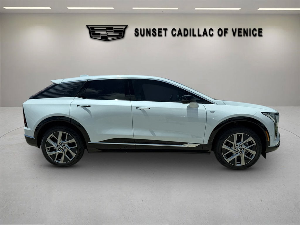 New 2026 CADILLAC OPTIQ Premium Luxury SUV