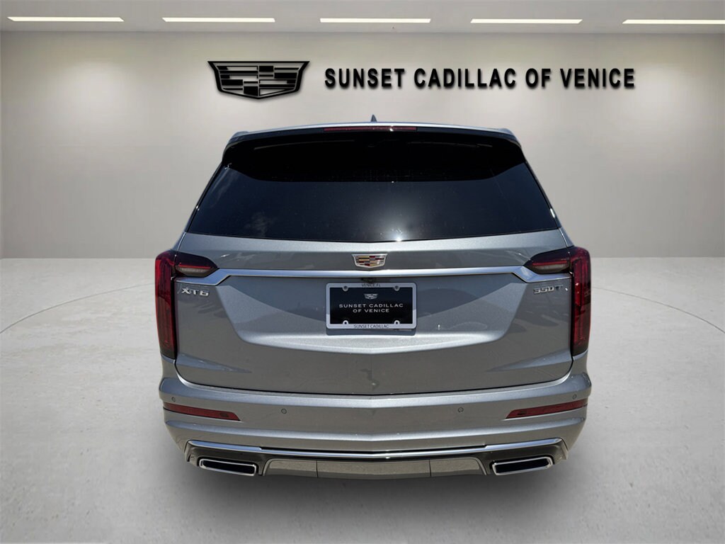 2025 Cadillac XT6 Luxury photo 4