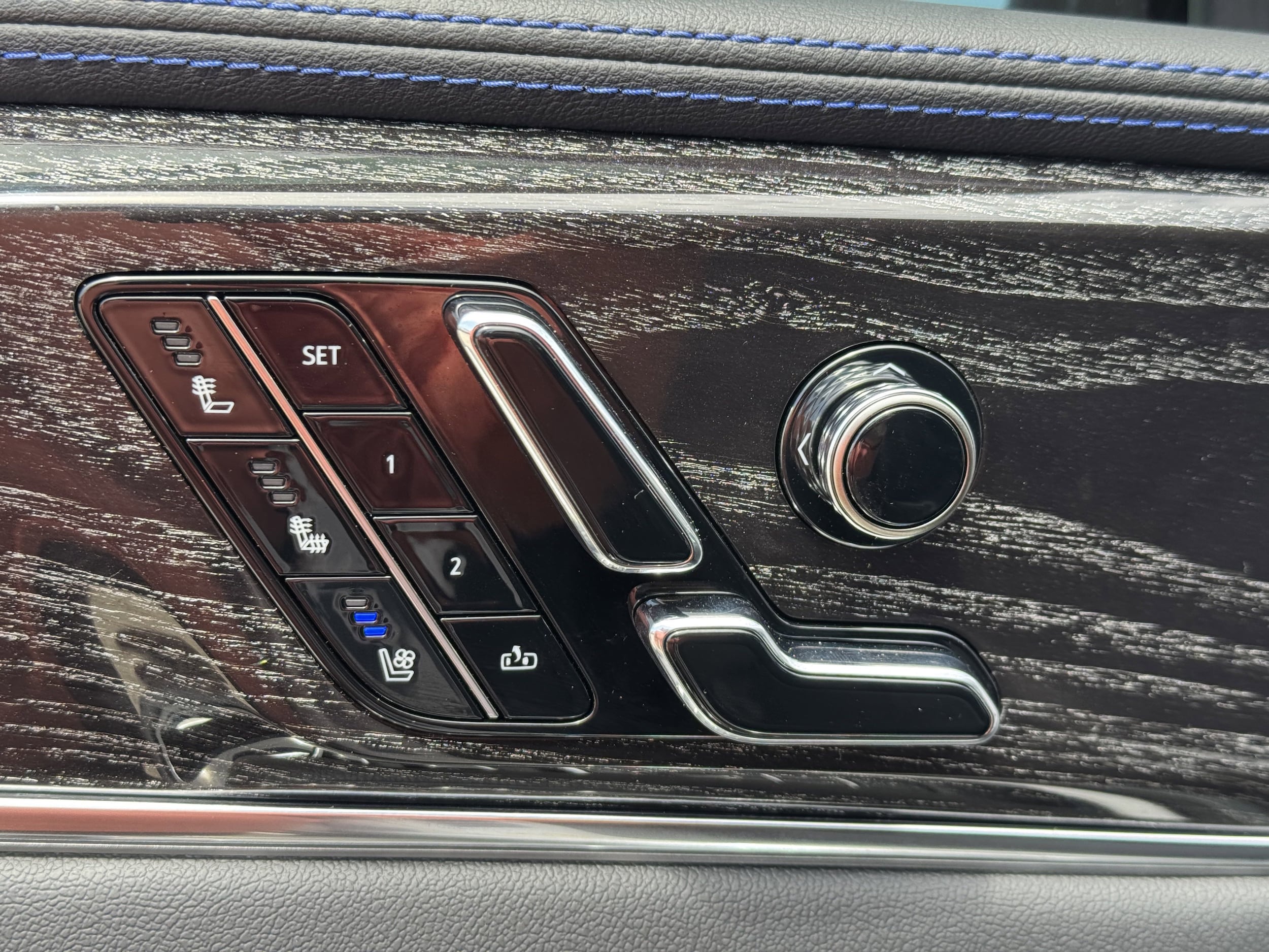 2025 Cadillac Escalade IQ Luxury 1 - Photo 22
