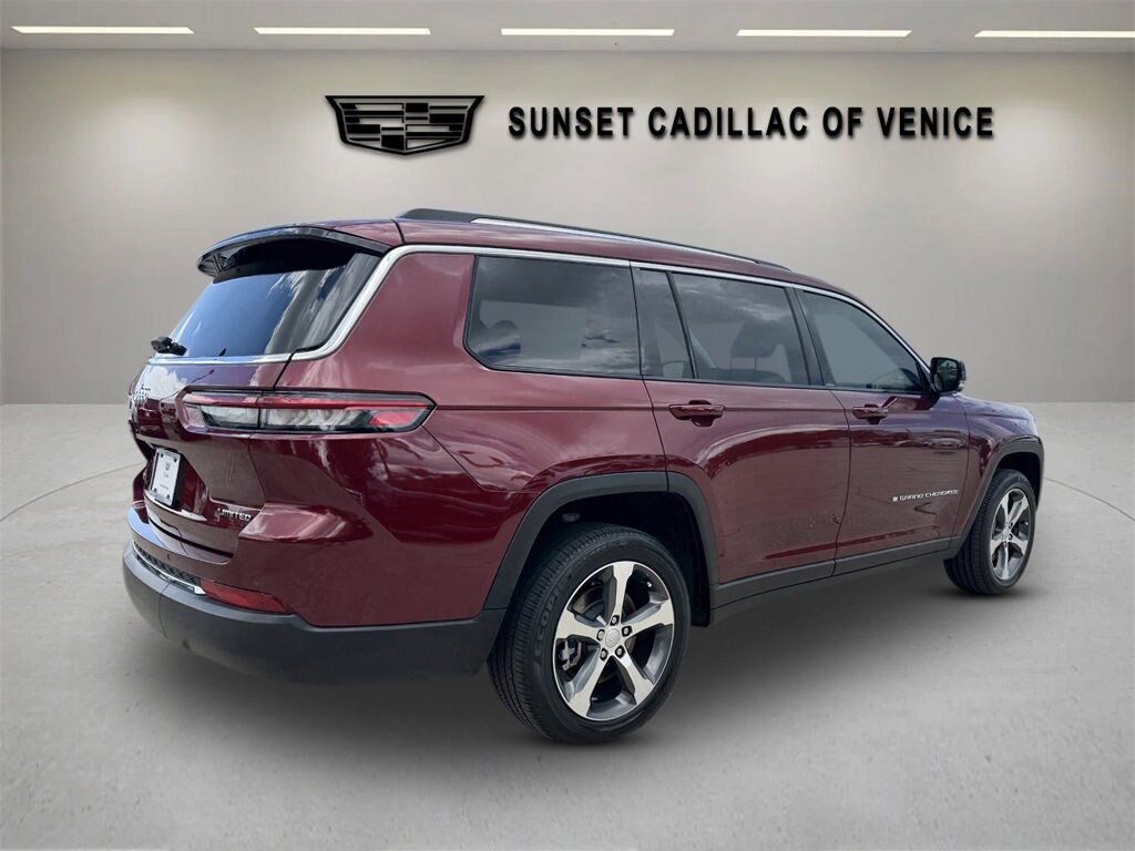 2023 Jeep Grand Cherokee Limited photo 2
