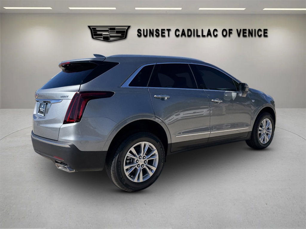 New 2026 CADILLAC XT5 Luxury SUV