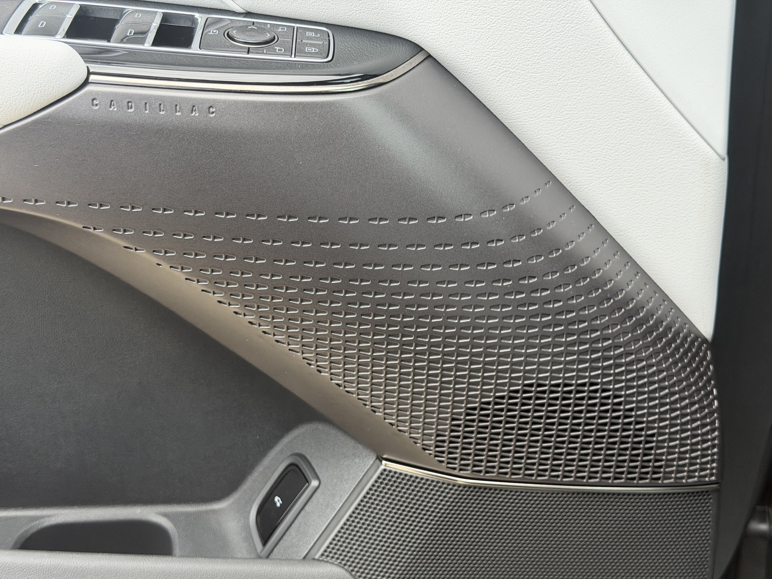 2027 Cadillac LYRIQ Luxury - Photo 15