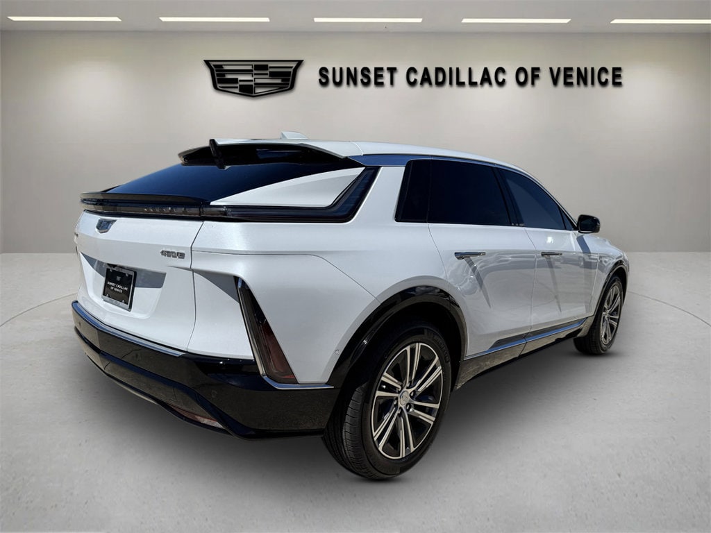 New 2026 CADILLAC LYRIQ Luxury SUV