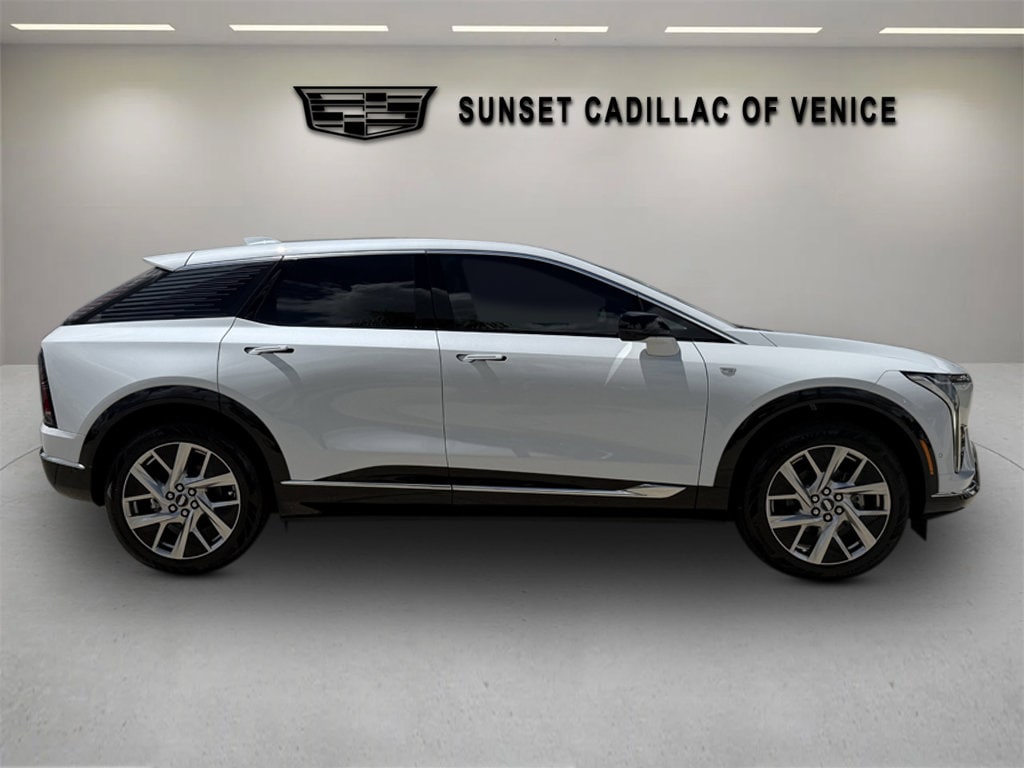 New 2027 CADILLAC OPTIQ Premium Luxury SUV