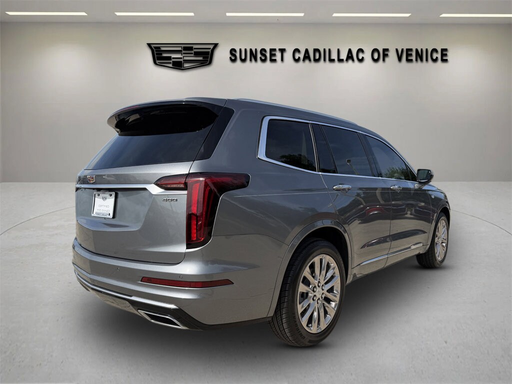 2022 Cadillac XT6 Premium Luxury photo 3