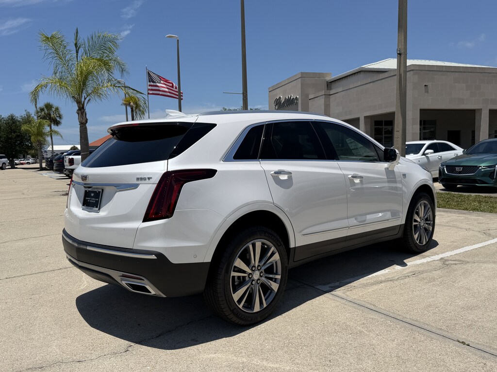 New 2026 CADILLAC XT5 Premium Luxury SUV