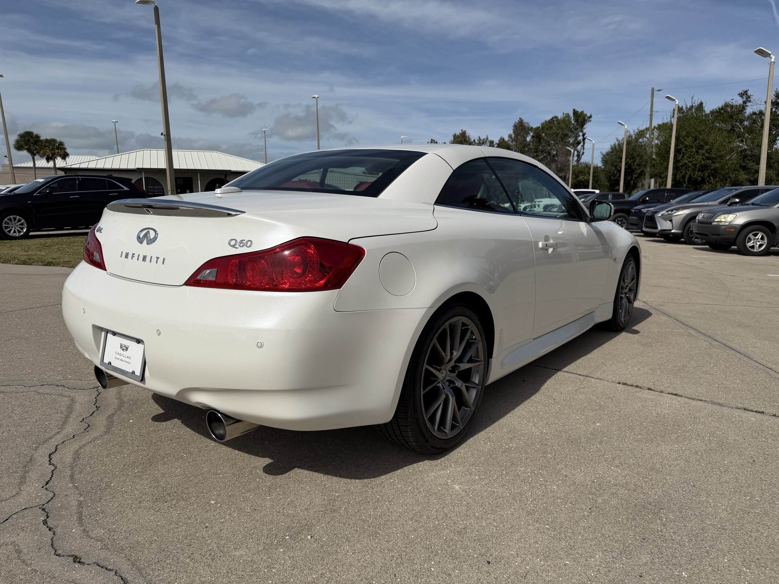 2015 Infiniti Q60 IPL photo 3