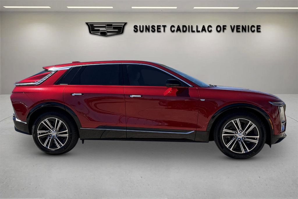 New 2026 CADILLAC LYRIQ Luxury SUV