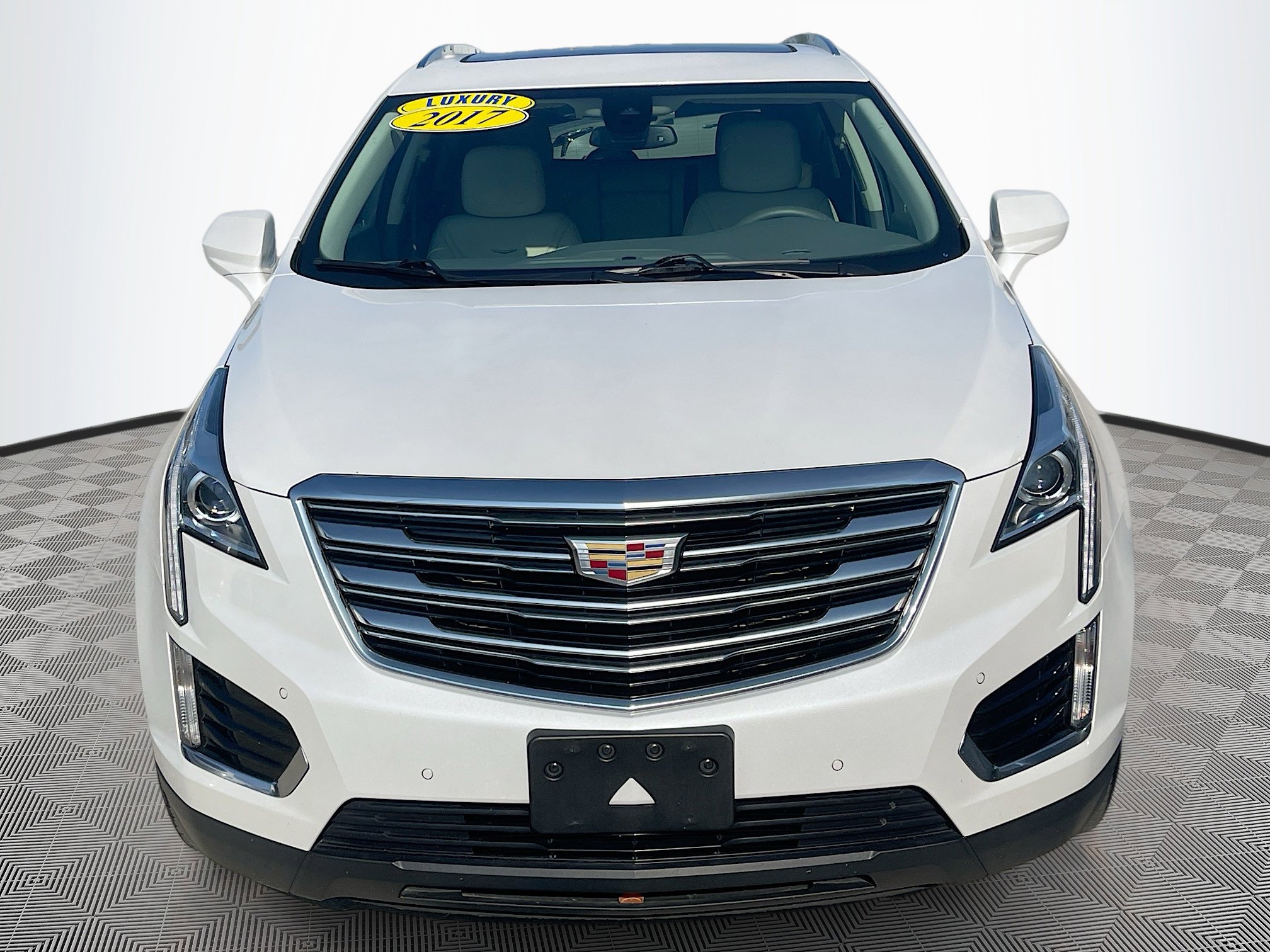 Used 2017 Cadillac XT5 Luxury with VIN 1GYKNBRS6HZ120042 for sale in Venice, FL