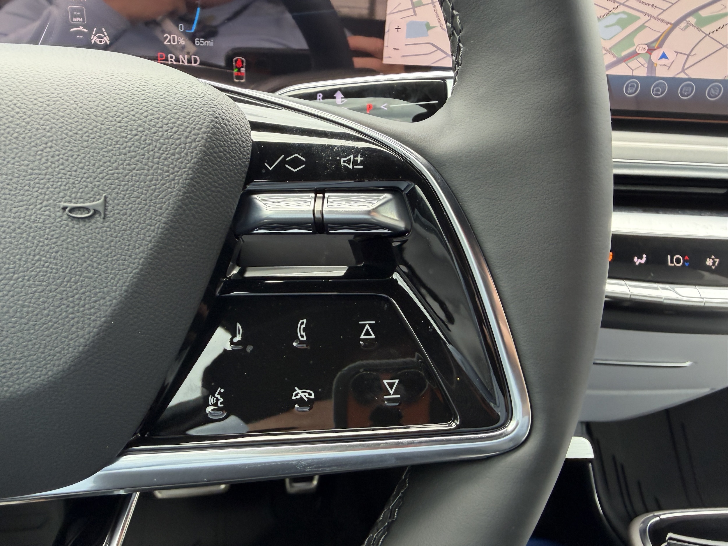 2027 Cadillac LYRIQ Luxury - Photo 23