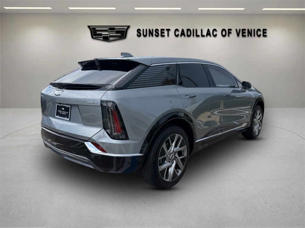 New 2026 CADILLAC OPTIQ Luxury SUV