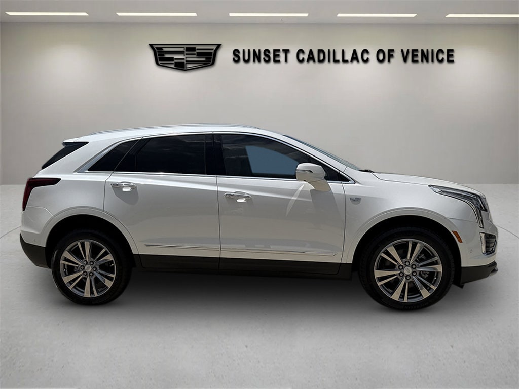 New 2026 CADILLAC XT5 Premium Luxury SUV