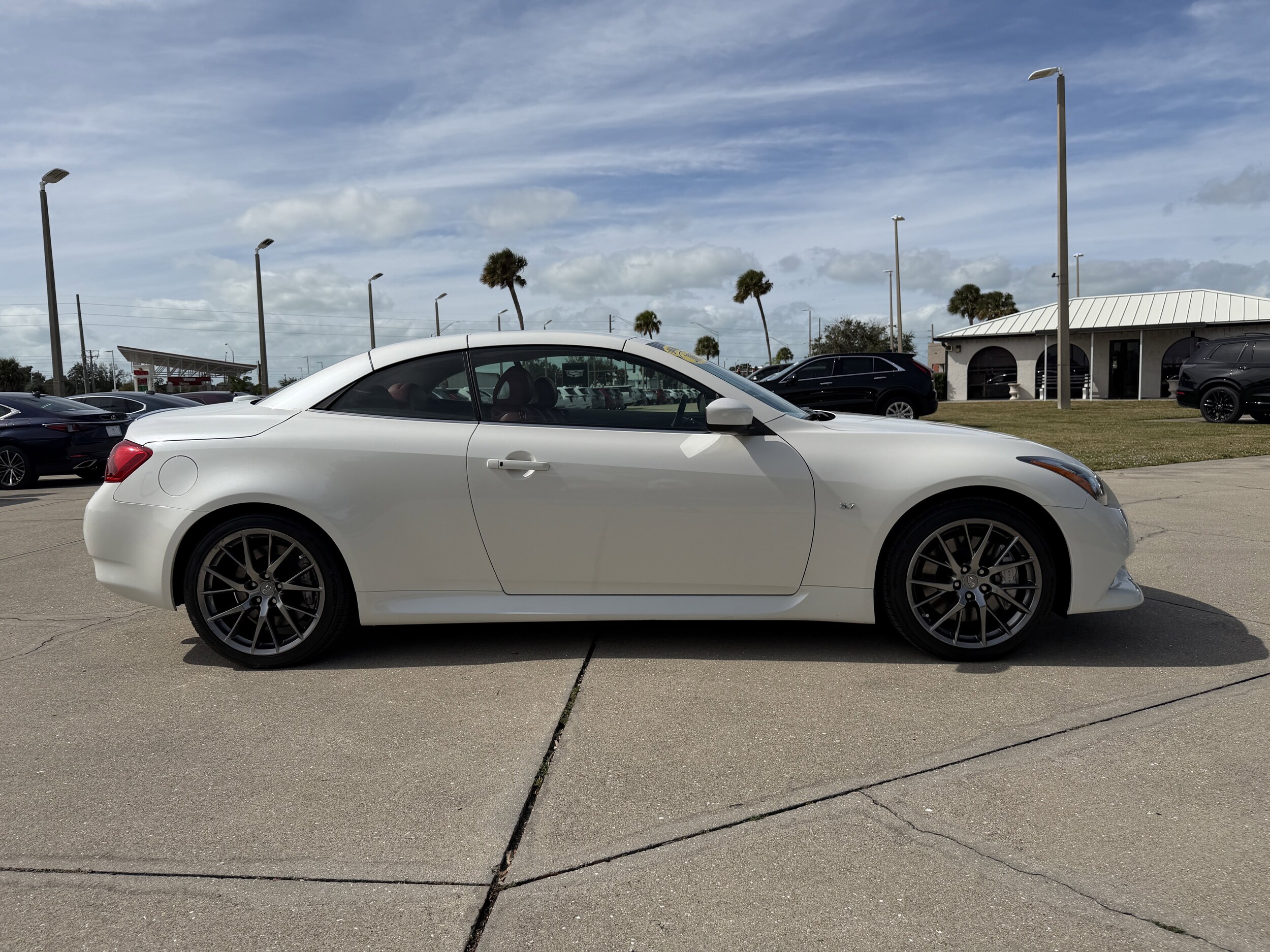 2015 Infiniti Q60 IPL photo 2