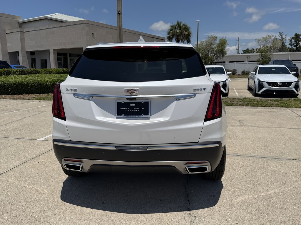 New 2026 CADILLAC XT5 Premium Luxury SUV