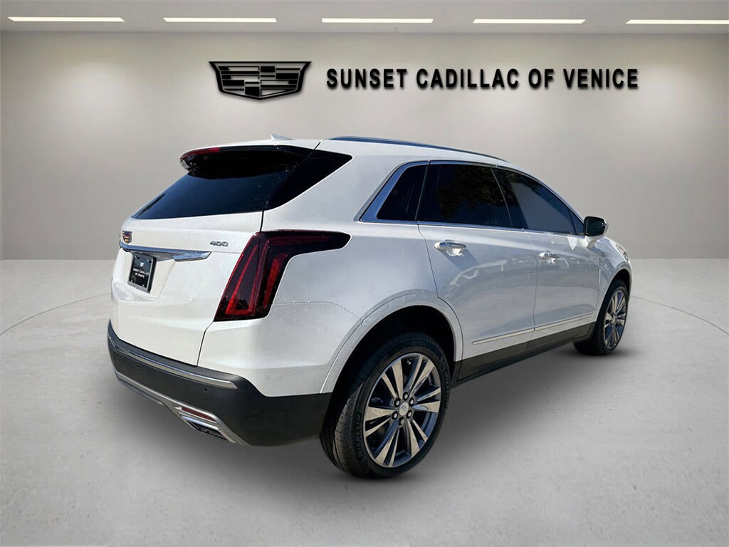 2025 Cadillac XT5 Premium Luxury photo 3