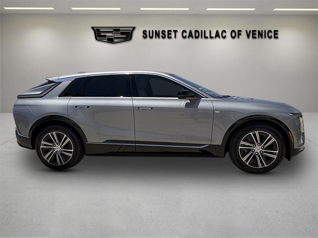 New 2027 CADILLAC LYRIQ Luxury SUV
